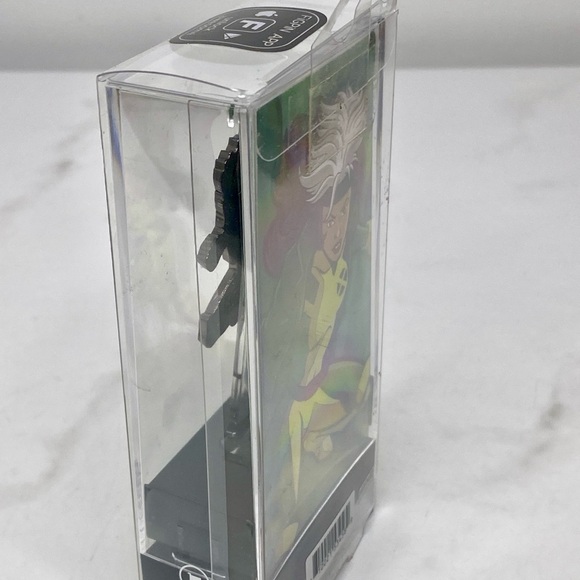 Marvel X-MEN Rogue FiGPiN 438 - Picture 3 of 7